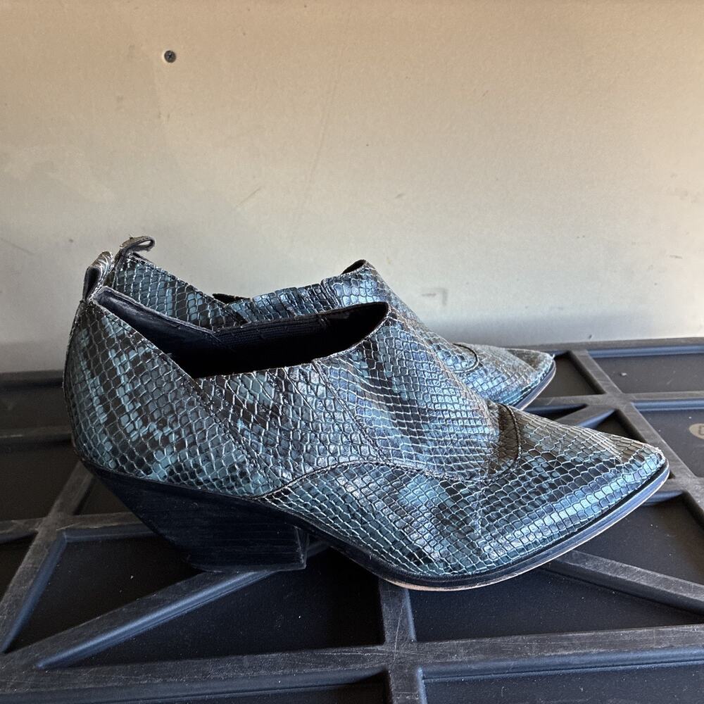 Vince Camuto Jetera Leather Snakesskin Booties Size 8.5